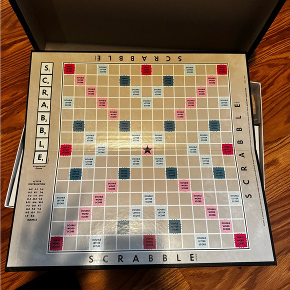 Scrabble - Picture 4 of 6